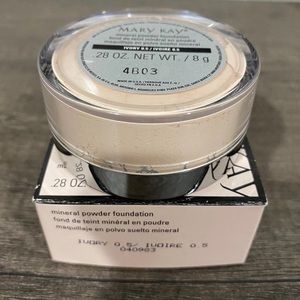 Mary Kay mineral foundation Ivory .5